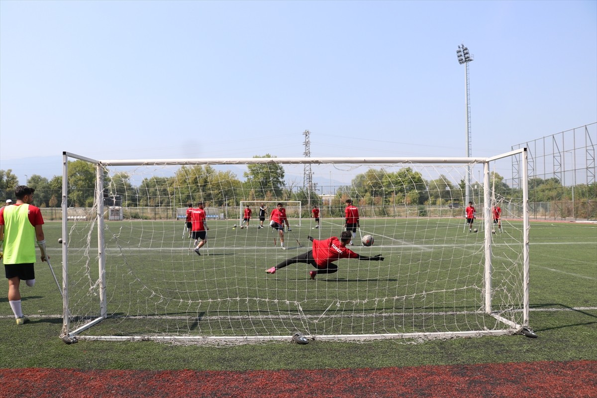 23 Yaş Altı Ampute Milli Futbol Takımı'nın oyuncuları, A Milli Takım'a seçilip başarılar kazanmak...