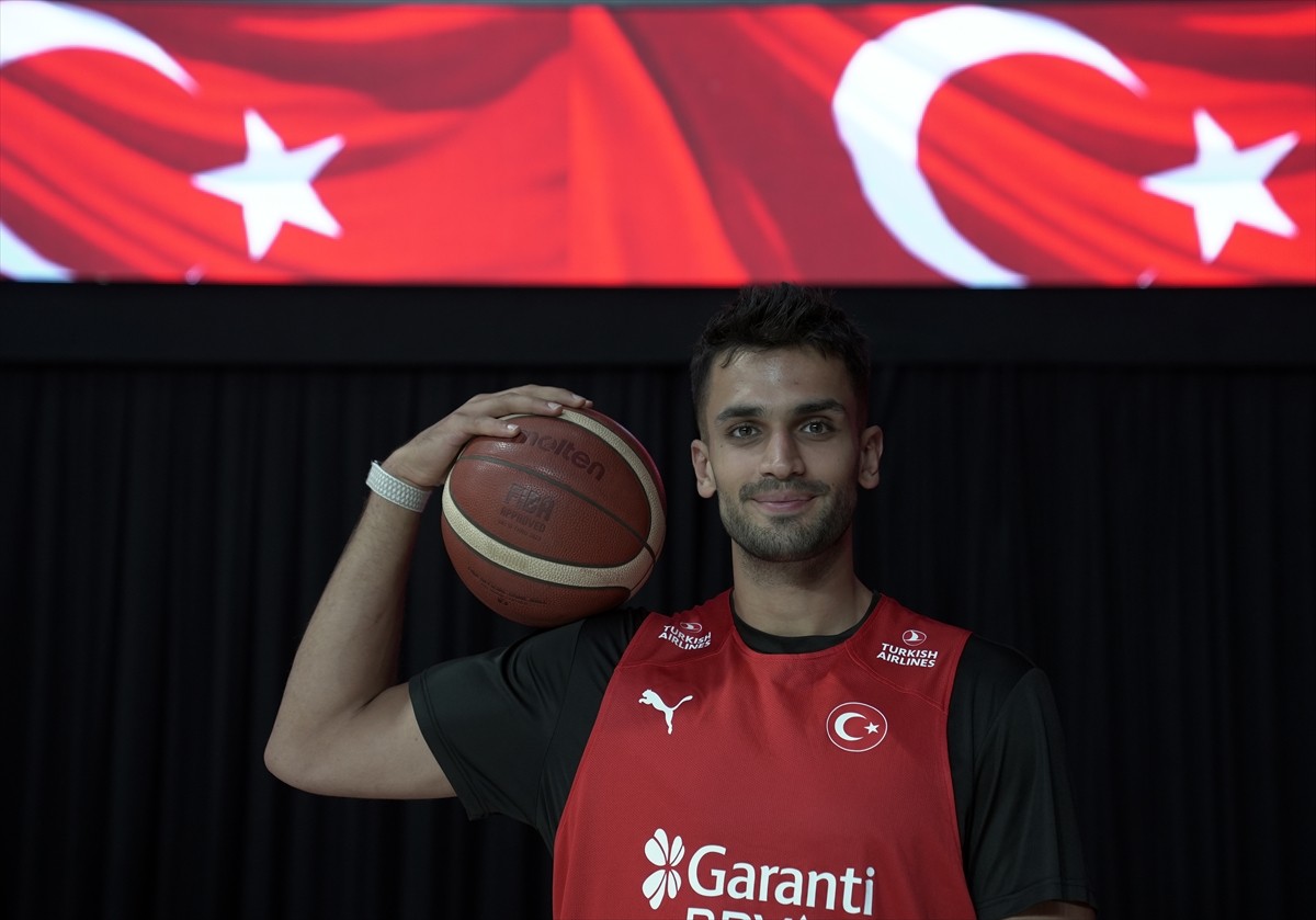 A Milli Basketbol Takımı oyuncularından Ömer Faruk Yurtseven, AA muhabirine açıklamalarda...