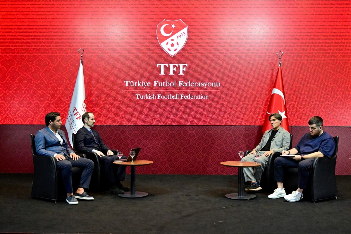 A Milli Futbol Takımı Teknik Direktörü Vincenzo Montella, Dünya Kupası elemeleri öncesinde Riva...