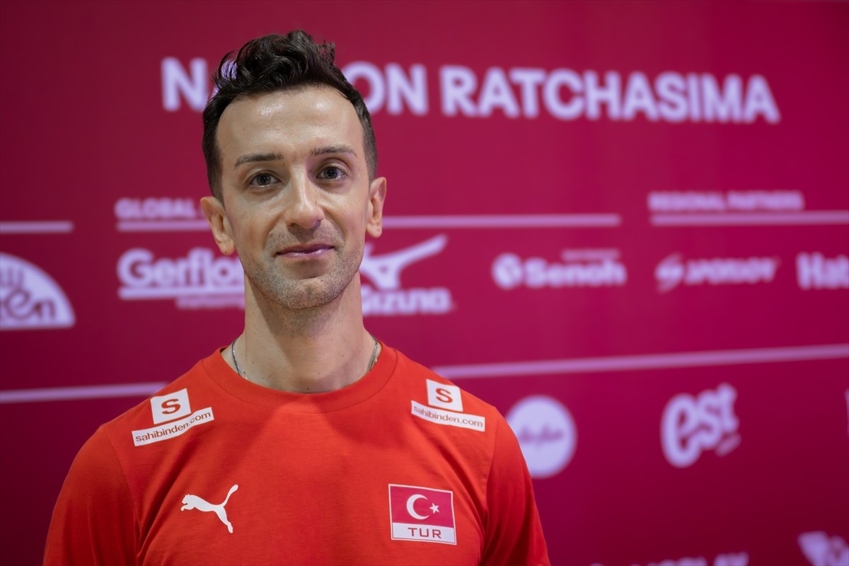 A Milli Kadın Voleybol Takımı Başantrenörü Daniele Santarelli, Tayland'ın Nakhon Ratchasima...