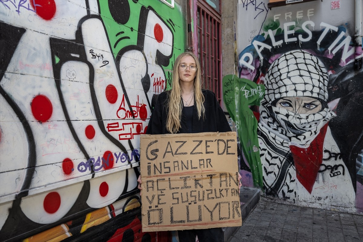 ABD'li müzisyen, seyyah ve aktivist Cassandra McLaughlin, yaklaşık 2 yıldır İsrail'in saldırıları...