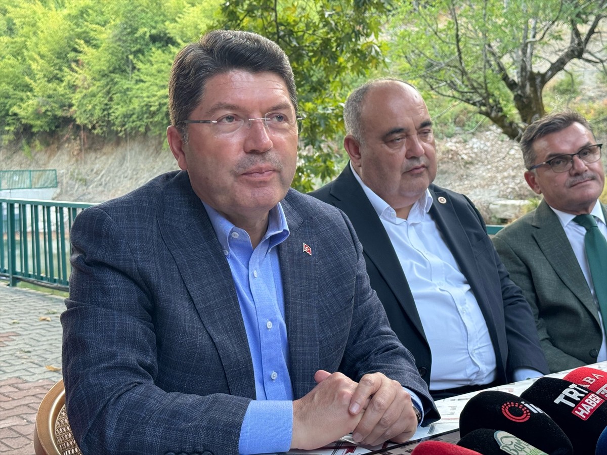 Adalet Bakanı Yılmaz Tunç, Bakan Tunç, Bartın'ın Ulus ilçesi Ulukaya köyü Ulukaya Şelalesi...