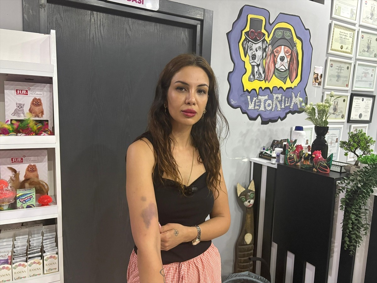 Adana'da komşularının, kendisini, annesini ve kardeşini darbettiğini öne süren veteriner hekim...