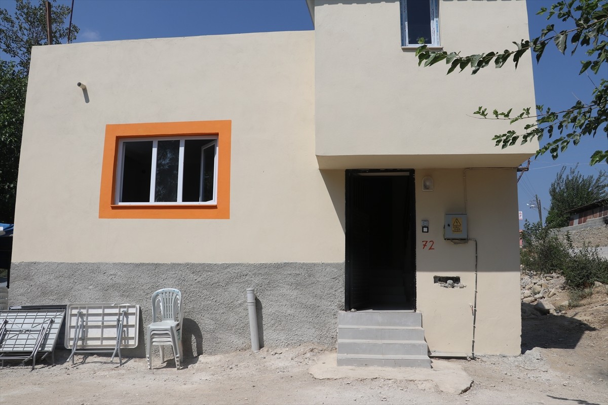 Adana'nın Sarıçam ilçesinde kına gecesinde çıkan kavgada pompalı tüfekle vurulan gelinin...