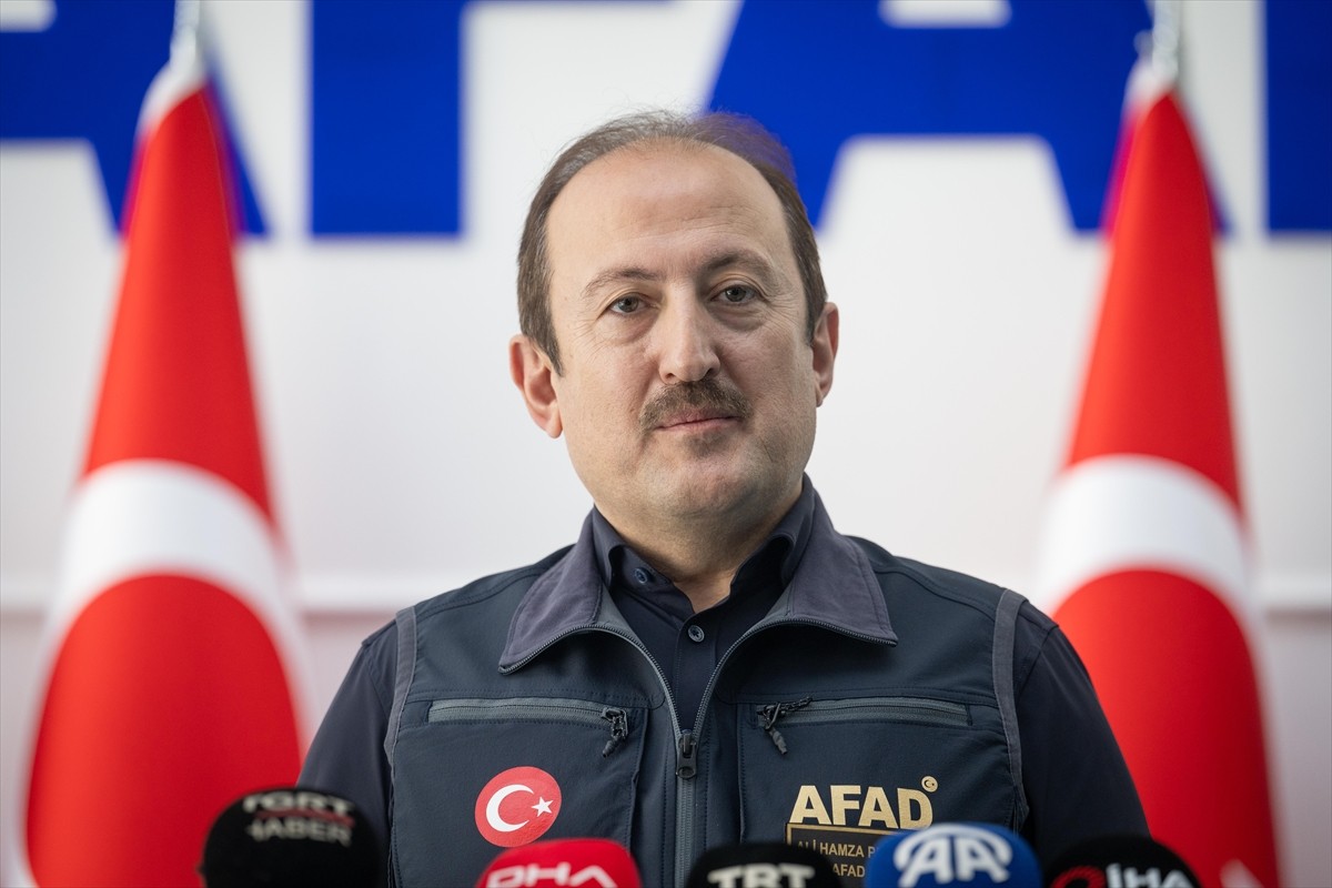 Afet ve Acil Durum Yönetimi (AFAD) Başkanı Ali Hamza Pehlivan, AFAD Başkanlığı'nda düzenlediği...