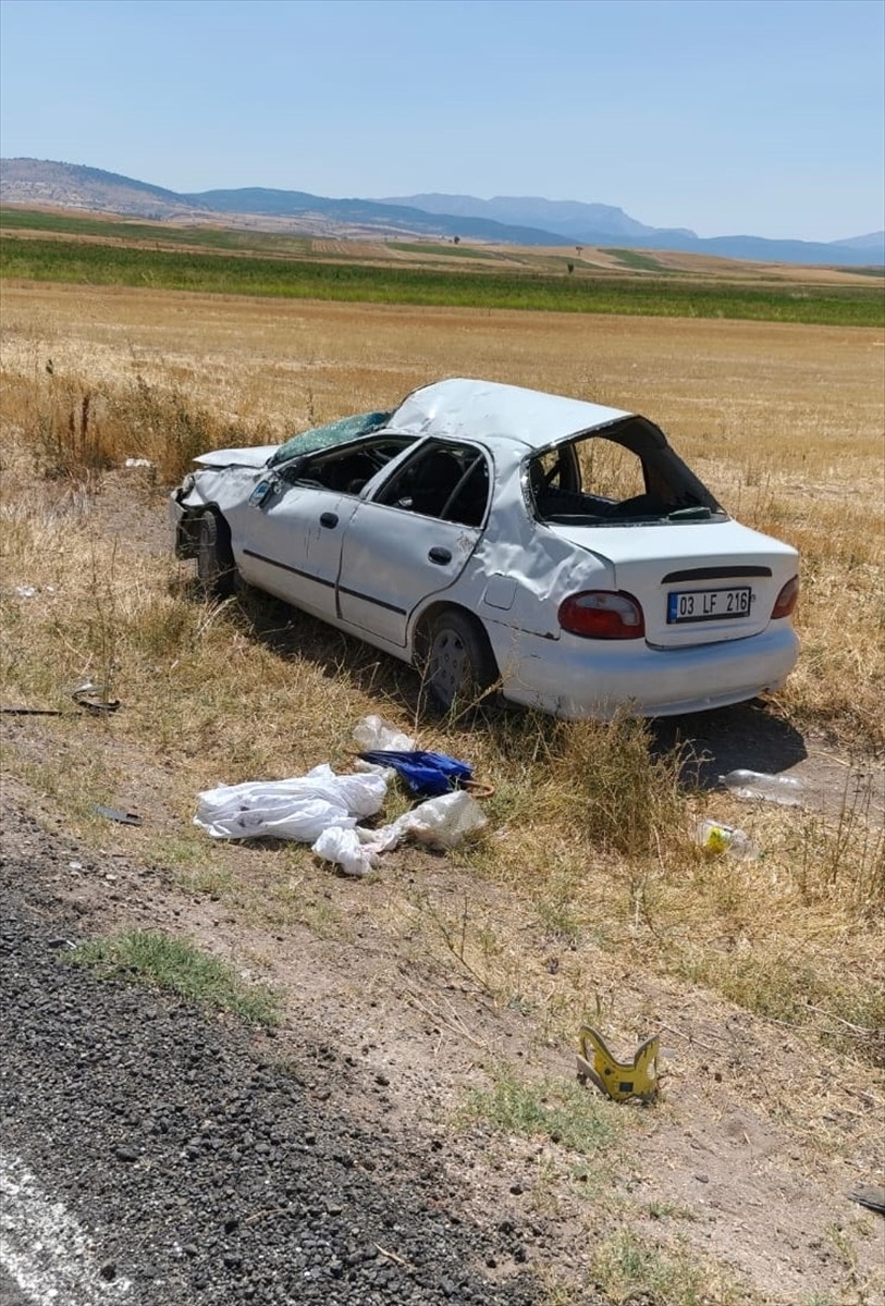 Afyonkarahisar'ın Sandıklı ilçesinde otomobilin takla atması sonucu 4 kişi yaralandı. İhbar...
