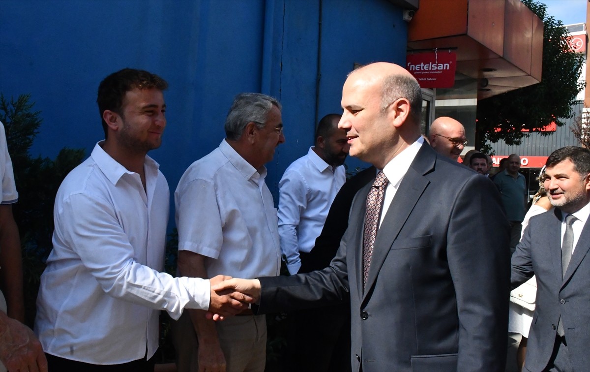 AK Parti Genel Başkan Yardımcısı Ömer İleri (ortada), "Türkiye Yüzyılı Buluşmaları" kapsamında...