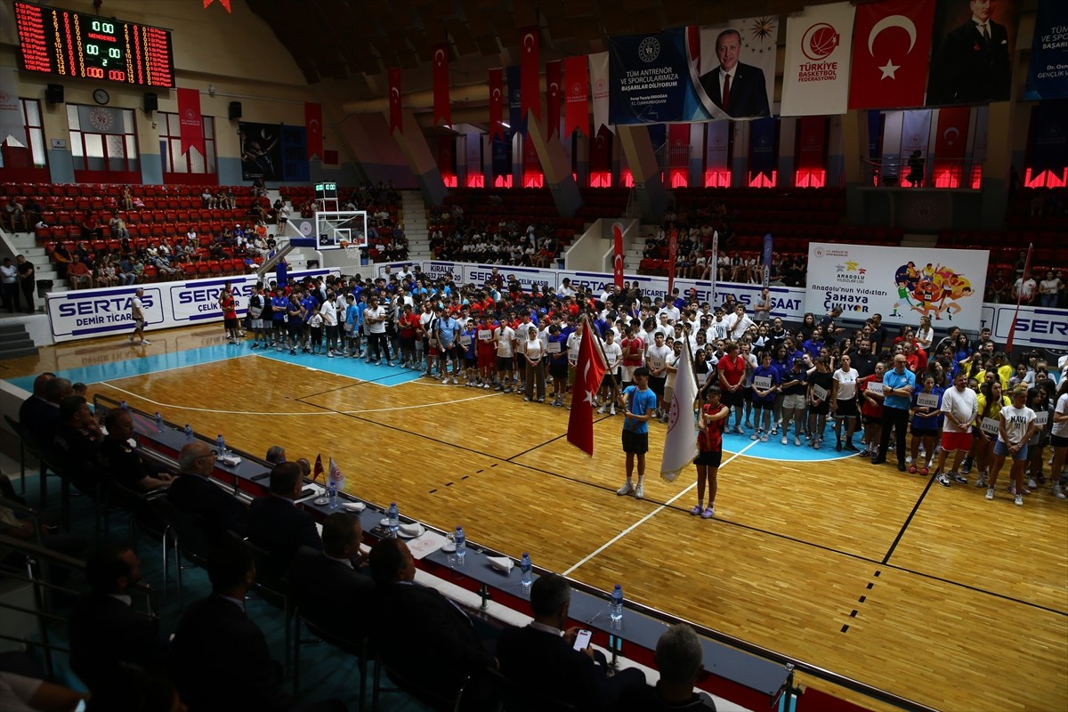 Anadolu Yıldızlar Ligi (ANALİG) Basketbol Türkiye Şampiyonası, Adana'da 23 ilden 600 sporcunun...