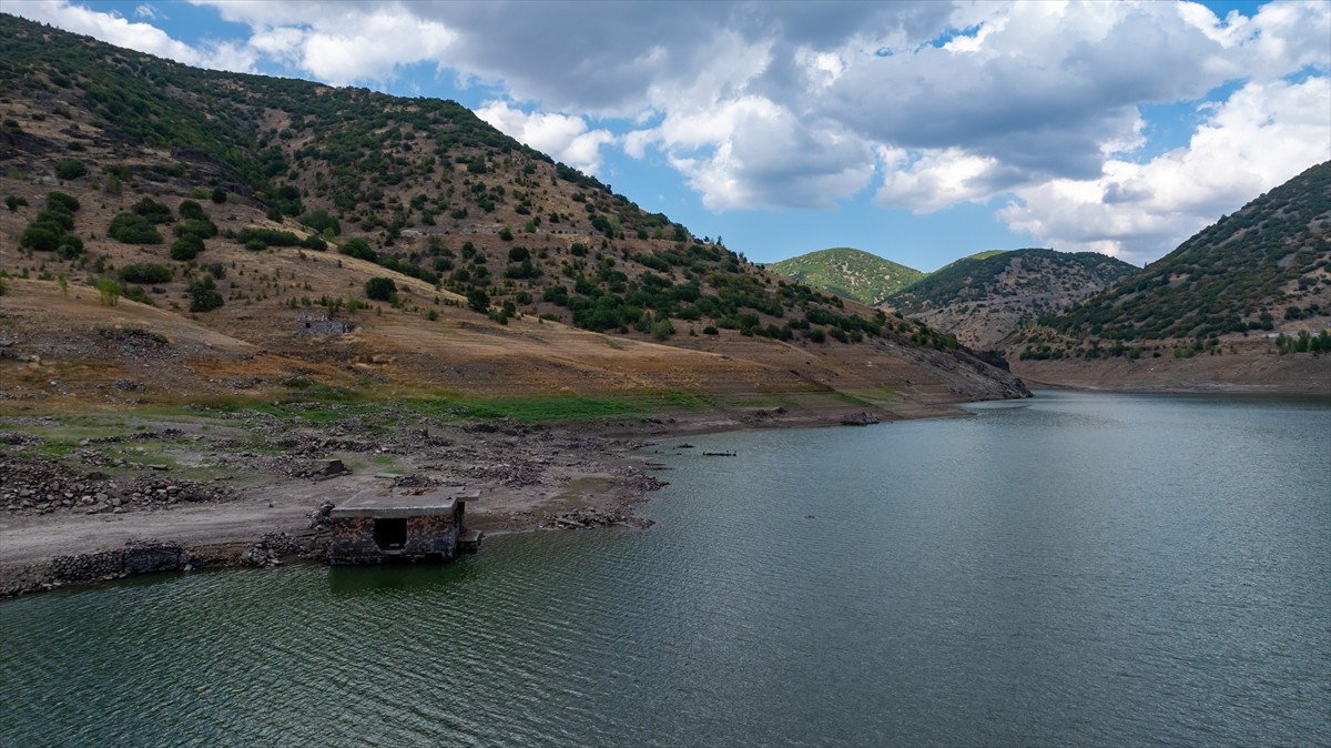 Ankara'daki barajlarda doluluk oranı geçen yılın aynı dönemine göre yüzde 39,41'den yüzde...