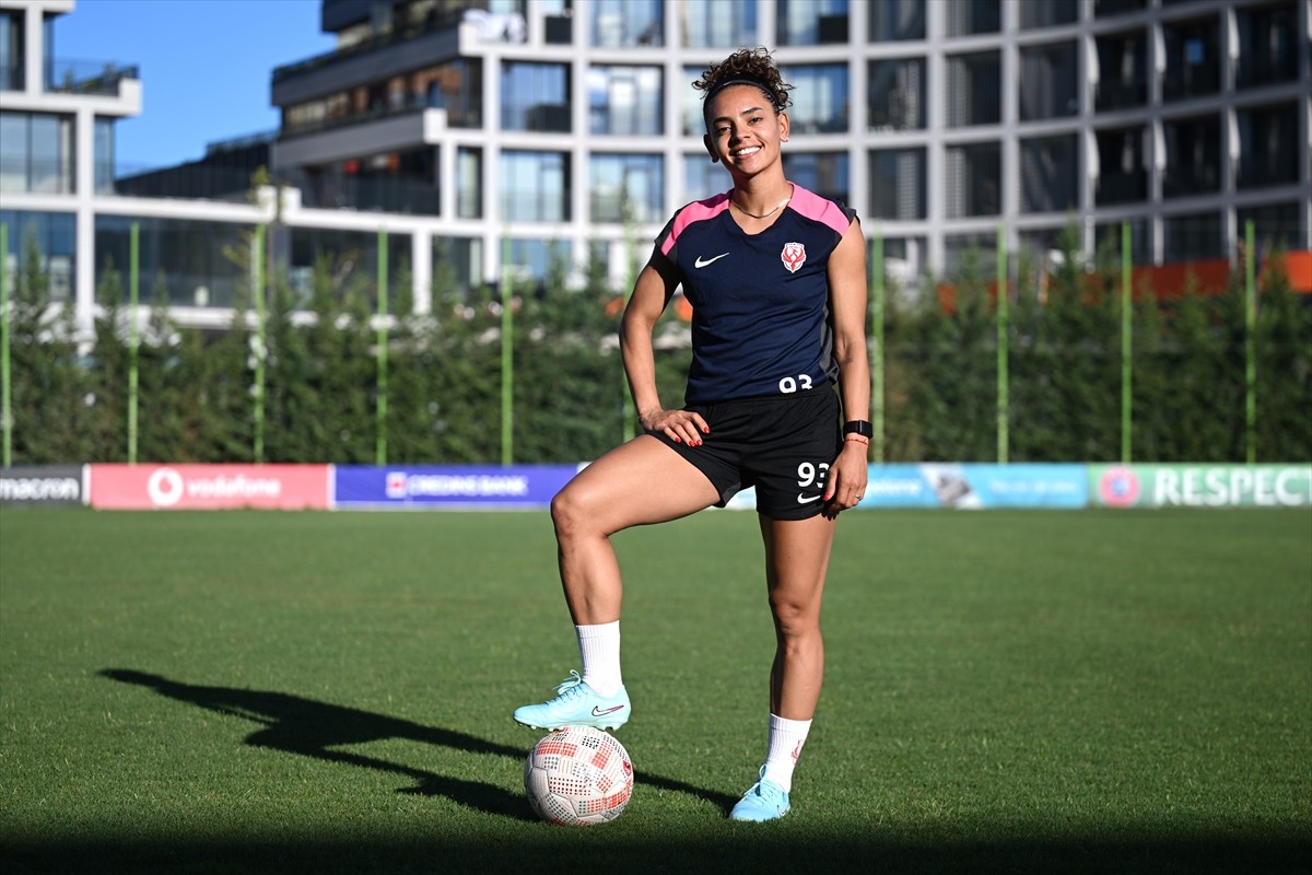 Ankara Büyükşehir Belediyesi (ABB) FOMGET'in Brezilyalı futbolcusu Rafa Sudre, UEFA Şampiyonlar...