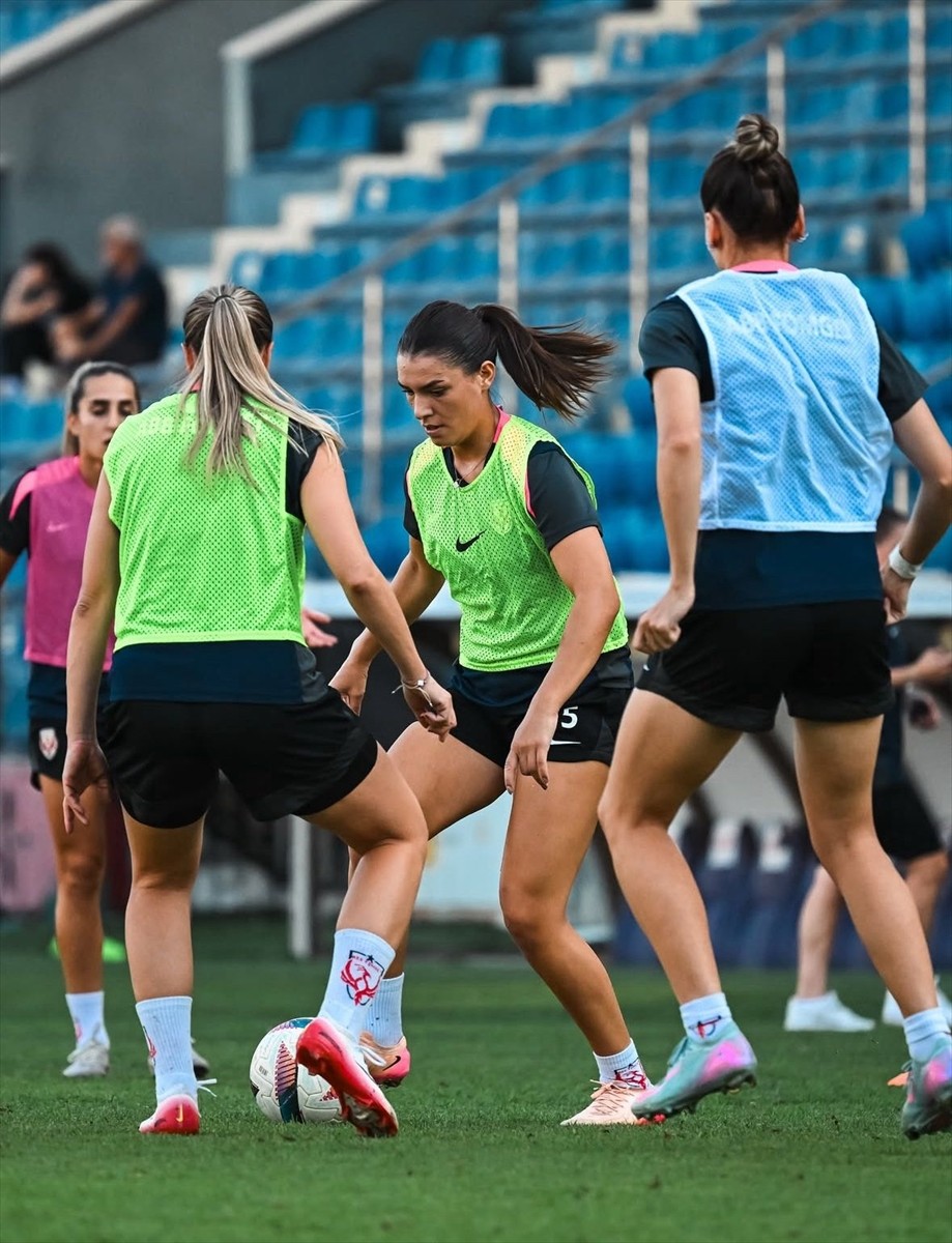 Ankara Büyükşehir Belediyesi (ABB) FOMGET Kadın Futbol Takımı, UEFA Şampiyonlar Ligi 2. eleme...