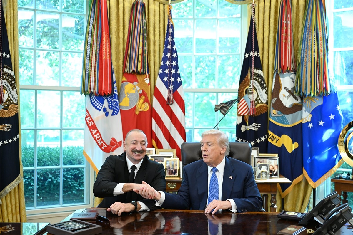 Azerbaycan Cumhurbaşkanı İlham Aliyev ile Amerika Birleşik Devletleri Başkanı Donald Trump...