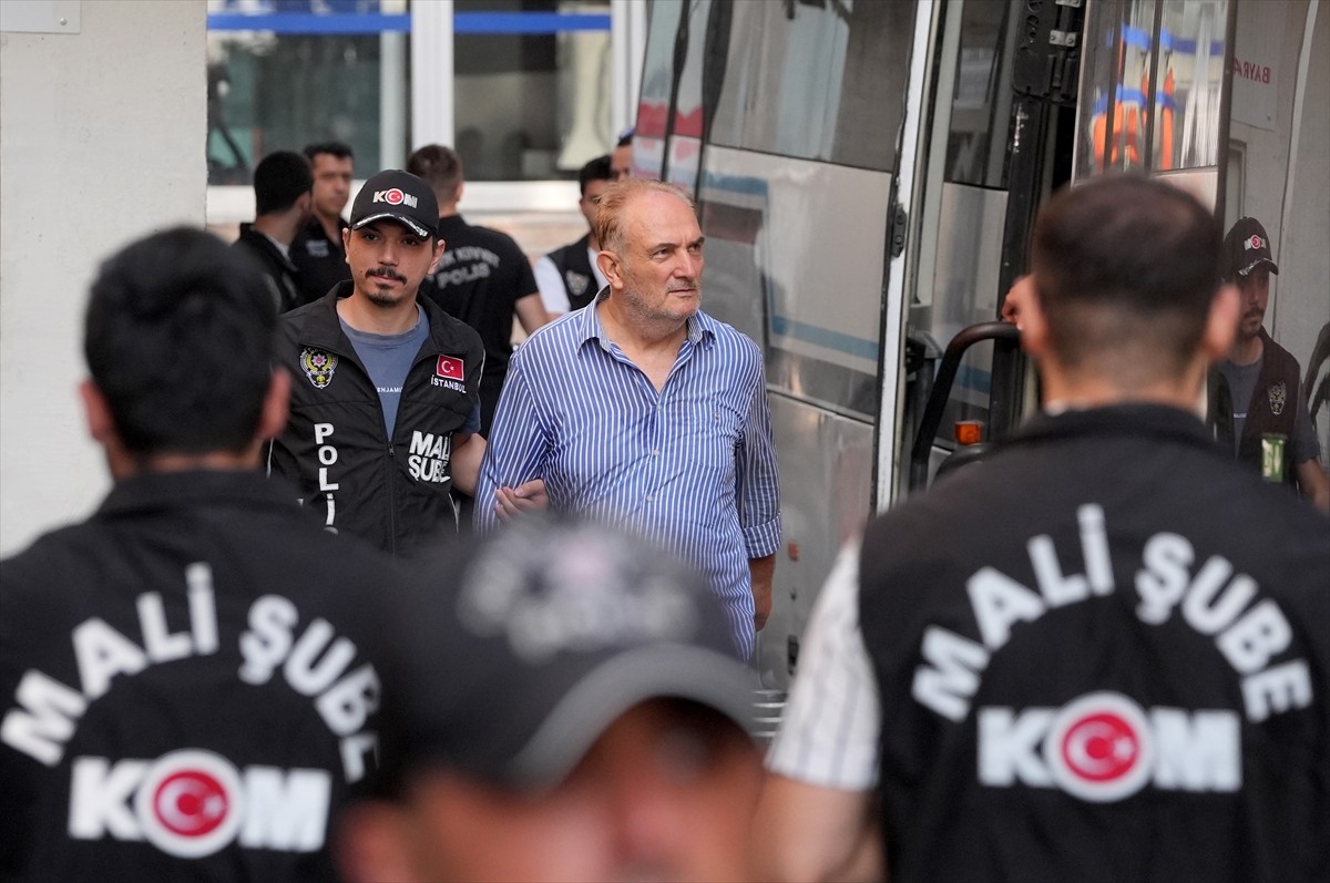 Aziz İhsan Aktaş suç örgütüne yönelik soruşturma kapsamında, İstanbul Büyükşehir Belediyesine...