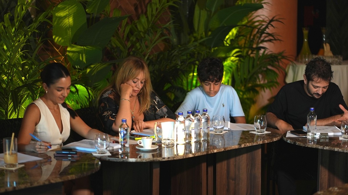 Başrollerini Serkan Dağlı ve Anıl Çelik gibi isimlerin paylaştığı "Semt Çocuğu" dizisinin okuma...