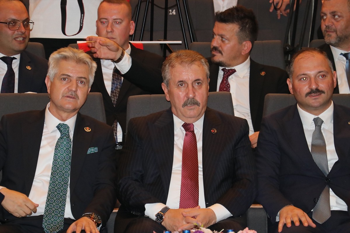 Büyük Birlik Partisi (BBP) Genel Başkanı Mustafa Destici, Kocaeli Süleyman Demirel Kültür...