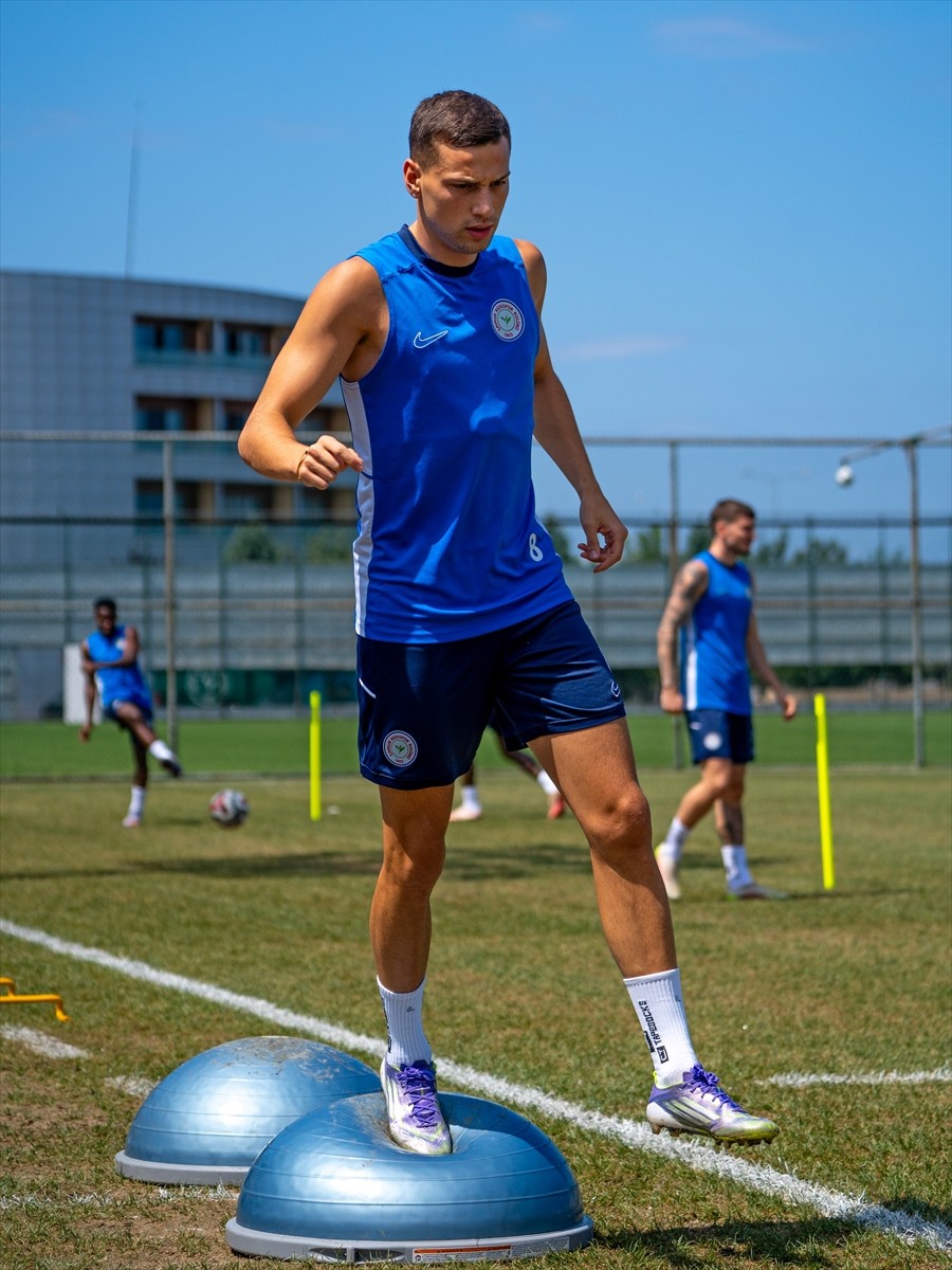 Çaykur Rizespor, Trendyol Süper Lig'in 2. haftasında deplasmanda oynayacağı Corendon Alanyaspor...