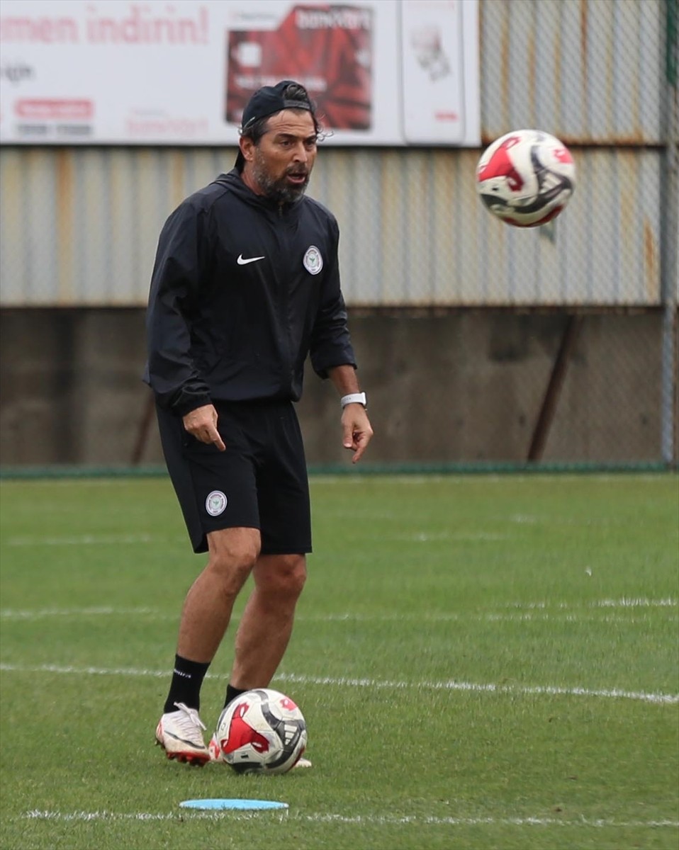 Çaykur Rizespor, Trendyol Süper Lig'in 4. haftasında deplasmanda Galatasaray ile yapacağı maçın...