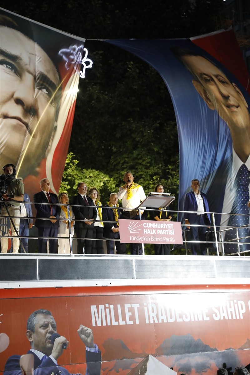 CHP Genel Başkanı Özgür Özel, partisince Tokat Gazi Osman Paşa Bulvarı'nda düzenlenen "Millet...