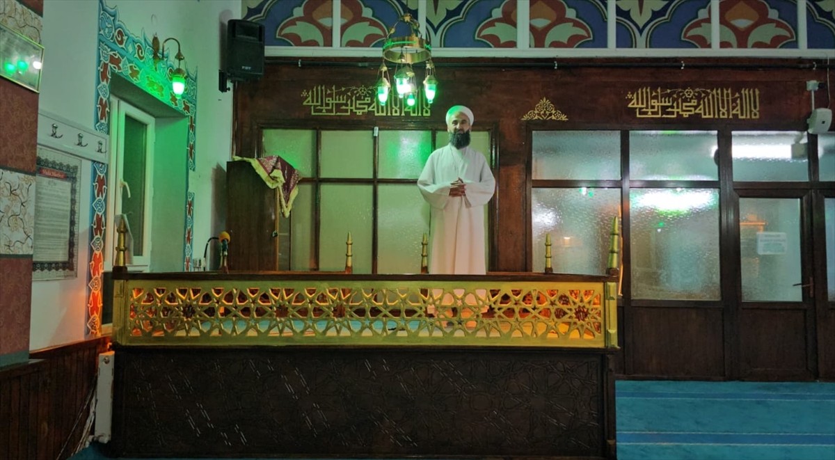 Çorum'da din görevlisinin müezzinlik mahfilinden düşen çocuğun görevli imam Mustafa Uysal...