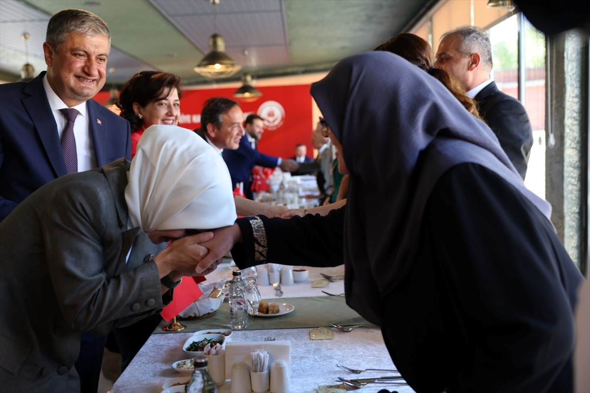 Cumhurbaşkanı Recep Tayyip Erdoğan'ın liderliğinde başlatılan "Terörsüz Türkiye" süreci kapsamında...