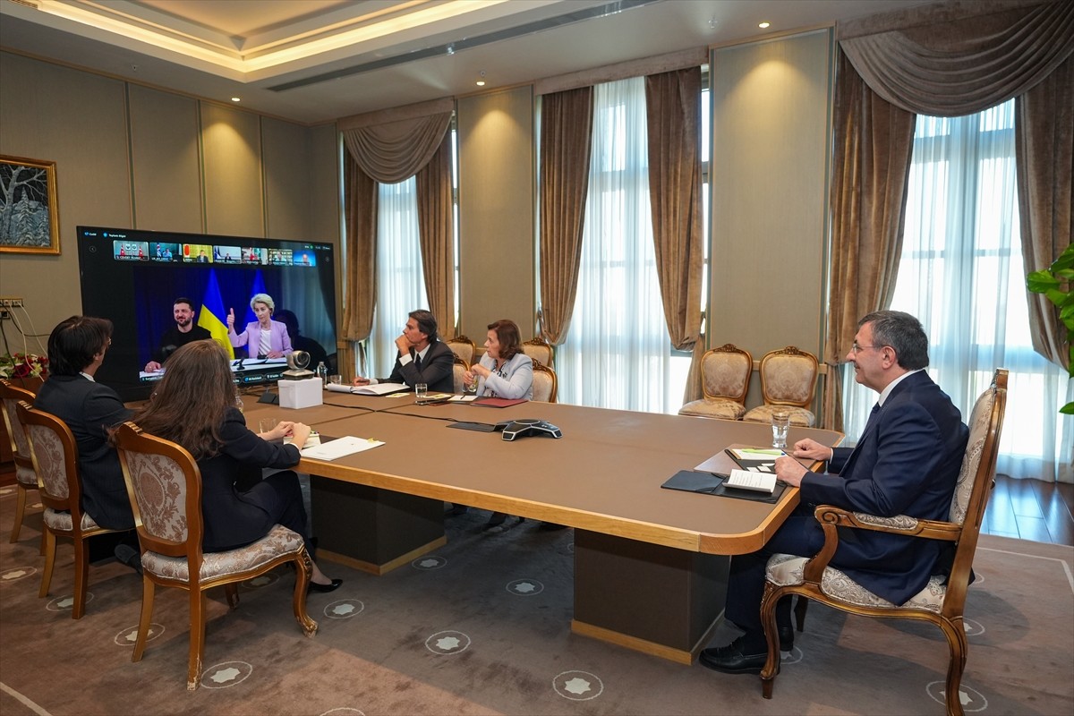 Cumhurbaşkanı Yardımcısı Cevdet Yılmaz, Cumhurbaşkanı Recep Tayyip Erdoğan'ı temsilen, çevrim içi...