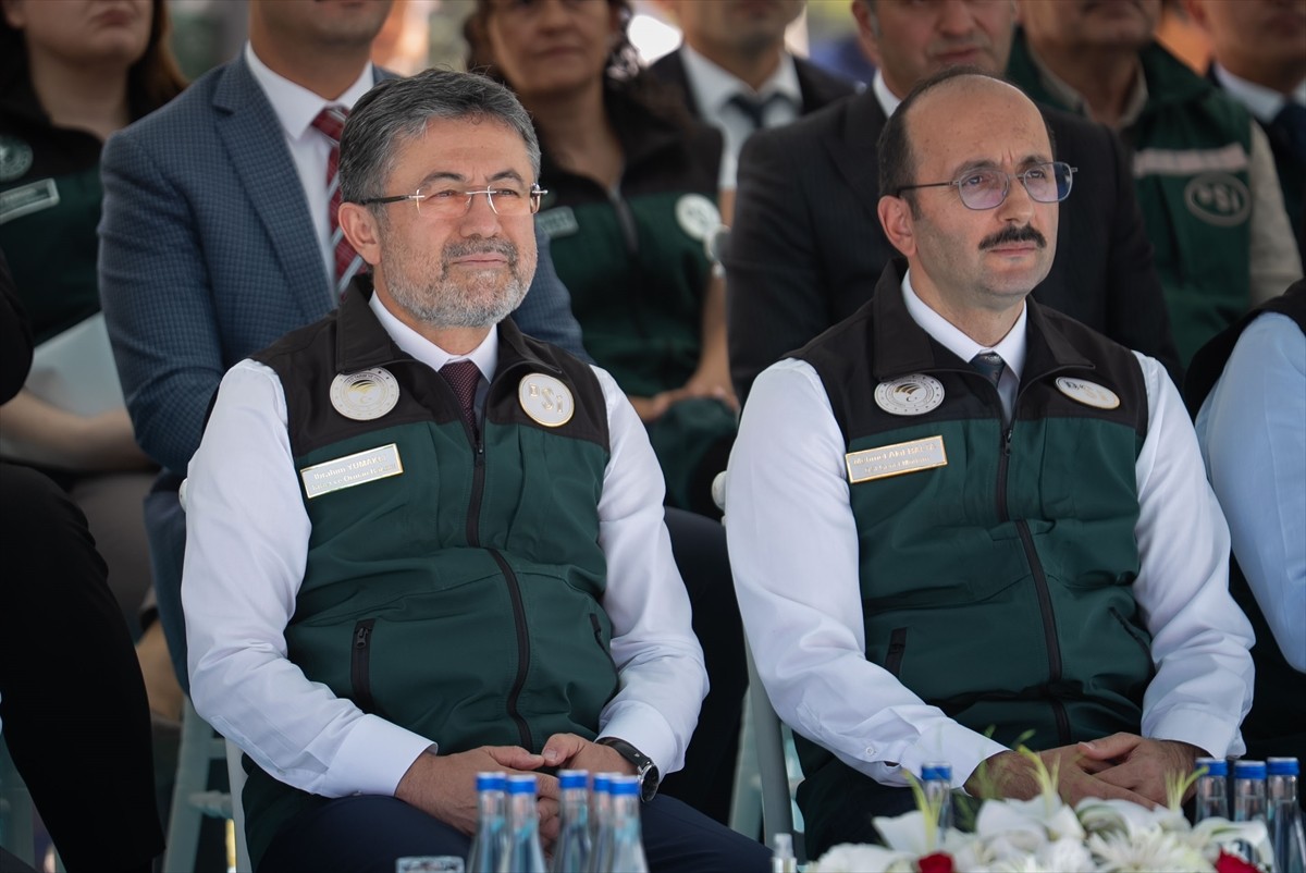 DSİ Genel Müdürlüğü'nde düzenlenen "DSİ Kazıcı Yükleyici Teslim ve Dağıtım Töreni"ne Tarım ve...