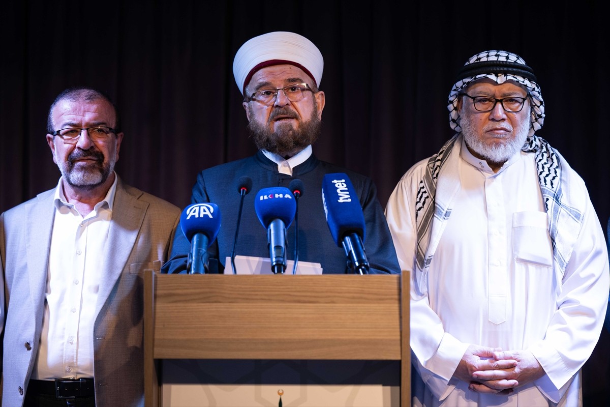 Dünya Müslüman Alimler Birliği ve Türkiye'deki İslam Alimleri Vakfı işbirliğinde düzenlenecek...