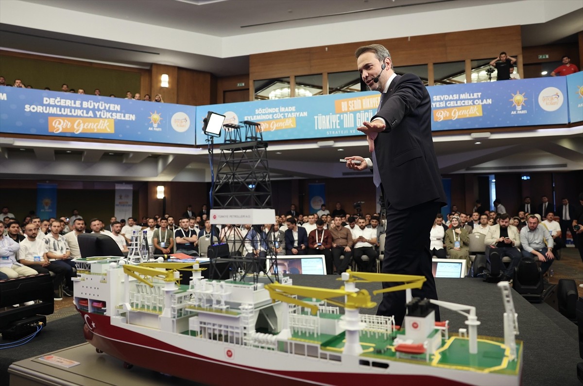 Enerji ve Tabii Kaynaklar Bakanı Alparslan Bayraktar, "Türkiye'nin Gücü AK Gençlik Strateji ve...