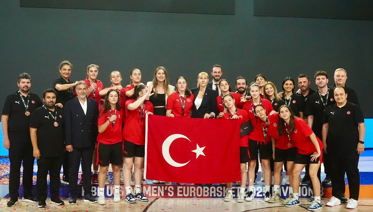FIBA 16 Yaş Altı Kızlar Avrupa Şampiyonası finalinde Bulgaristan'ı 77-60 mağlup eden Litvanya...