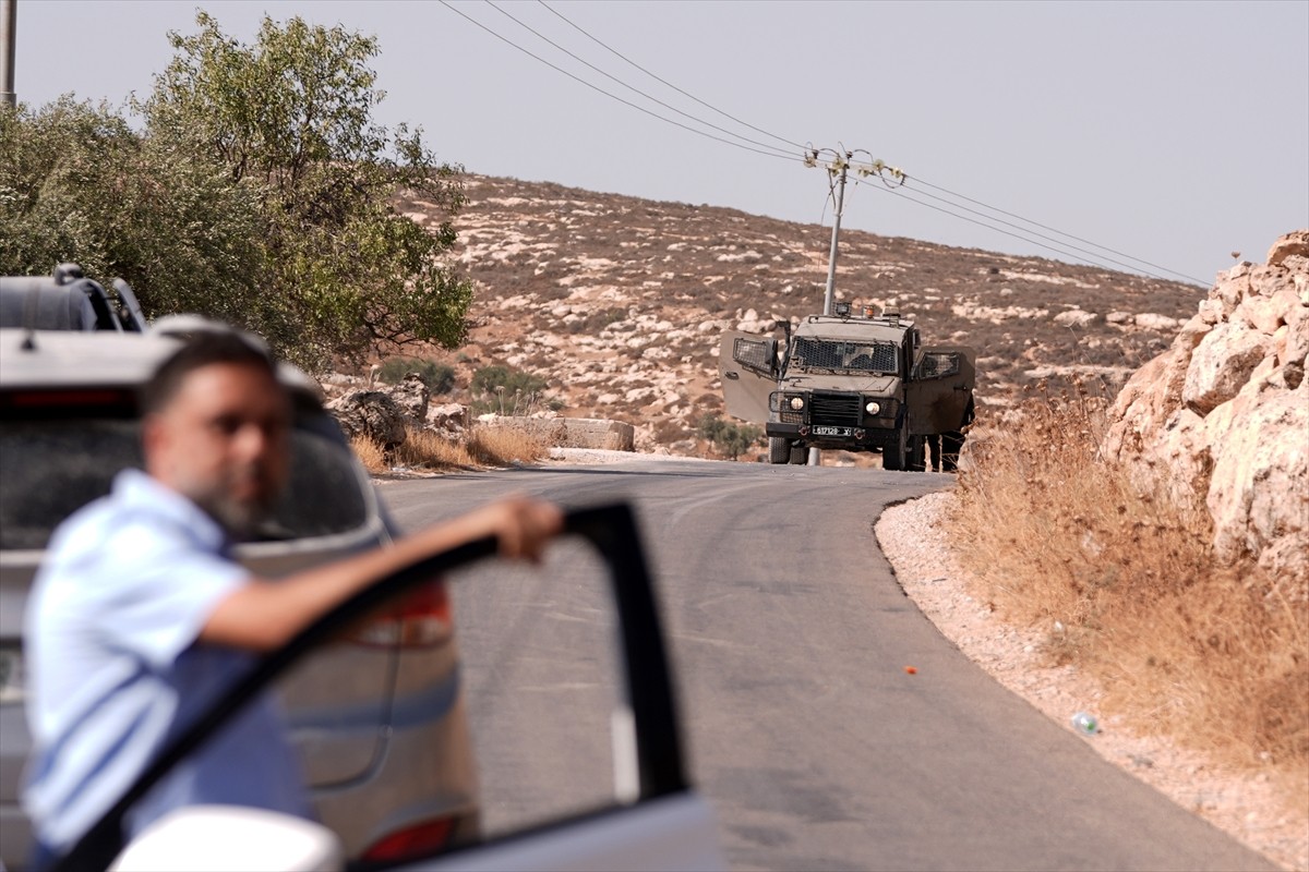 Filistin topraklarını gasbeden İsrailliler, işgal altındaki Batı Şeria'nın Ramallah kentinin...