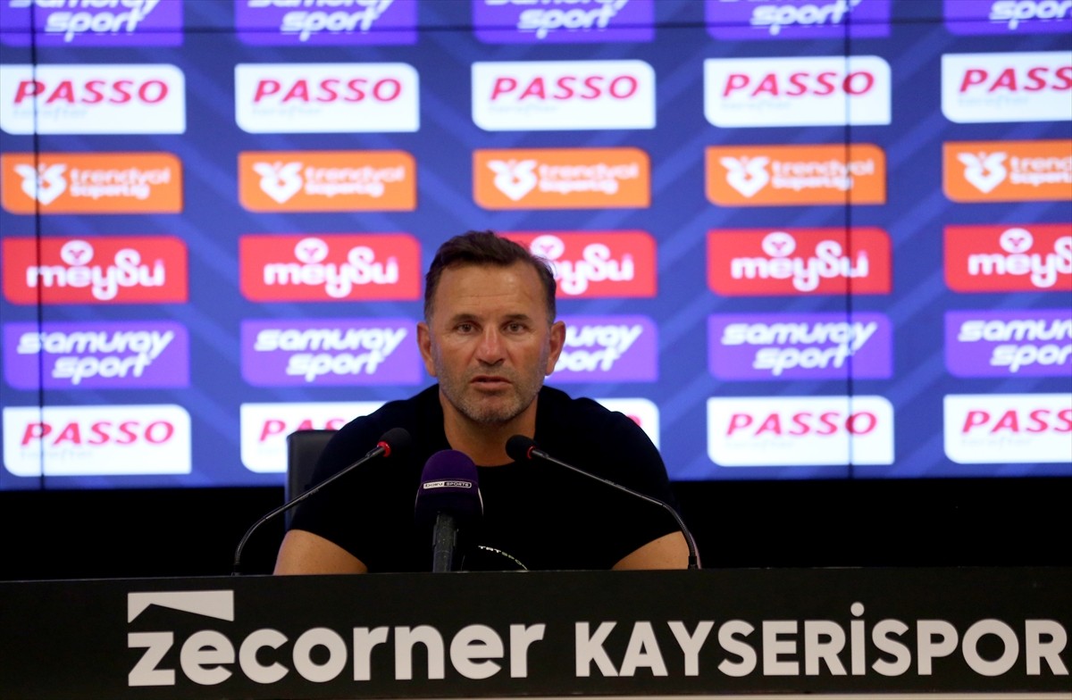 Galatasaray Teknik Direktörü Okan Buruk, Trendyol Süper Lig'in 3. haftasında deplasmanda 4-0...