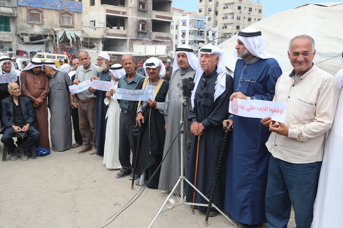 Gazze Şeridi'ndeki aşiretler, ABD-İsrail güdümündeki insani yardım dağıtım mekanizmasıyla...