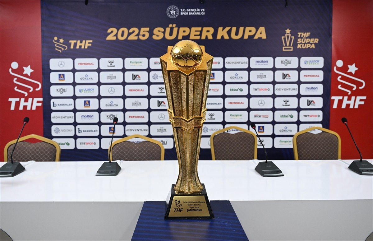 Hentbol Kadınlar Süper Kupa Dörtlü Final organizasyonu öncesi Ankara'da basın toplantısı...