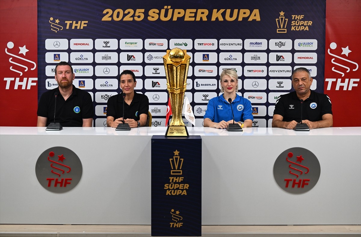 Hentbol Kadınlar Süper Kupa Dörtlü Final organizasyonu öncesi Ankara'da basın toplantısı...