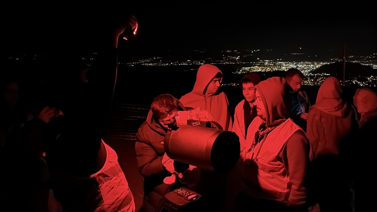 İç Anadolu'nun zirvesi Erciyes'te "Perseid meteor yağmuru" gözlemlendi. Kayseri Büyükşehir...