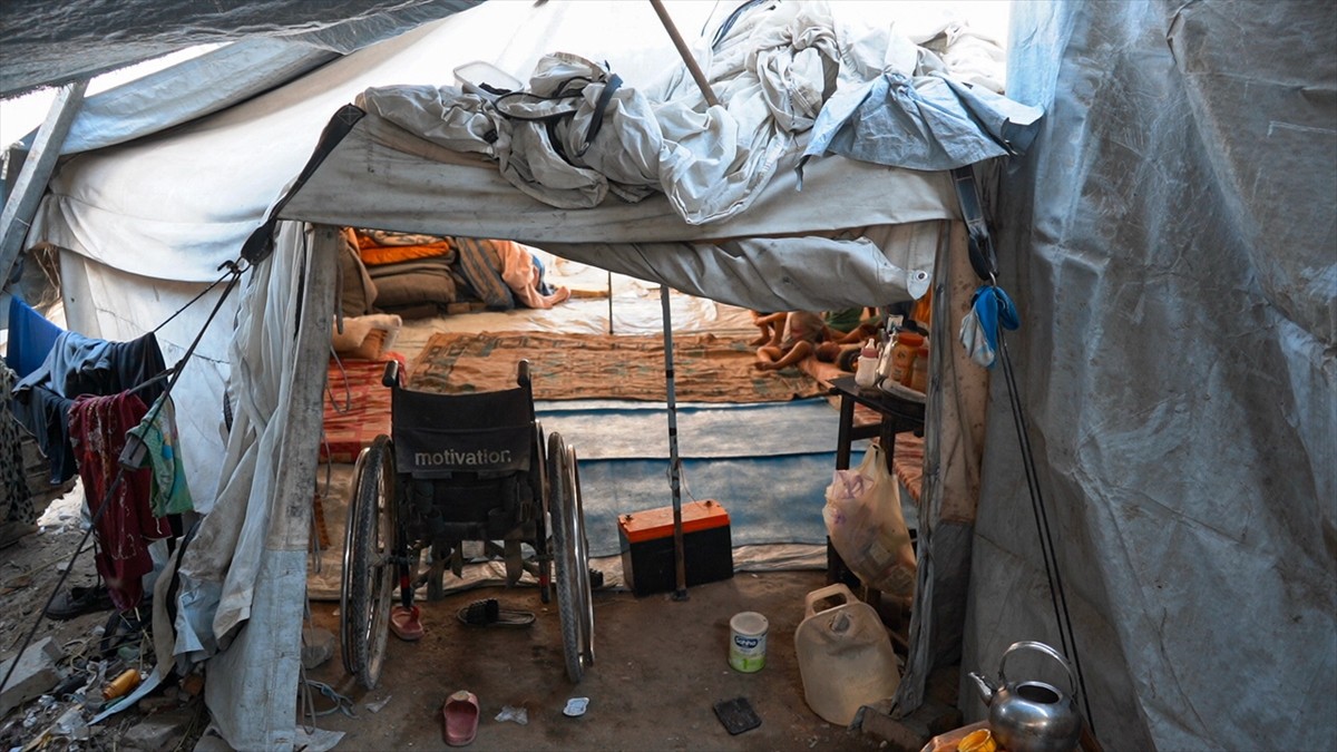 İsrail'in 2014 yılında Gazze'ye düzenlediği saldırılarda iki bacağını da kaybeden 37 yaşındaki...