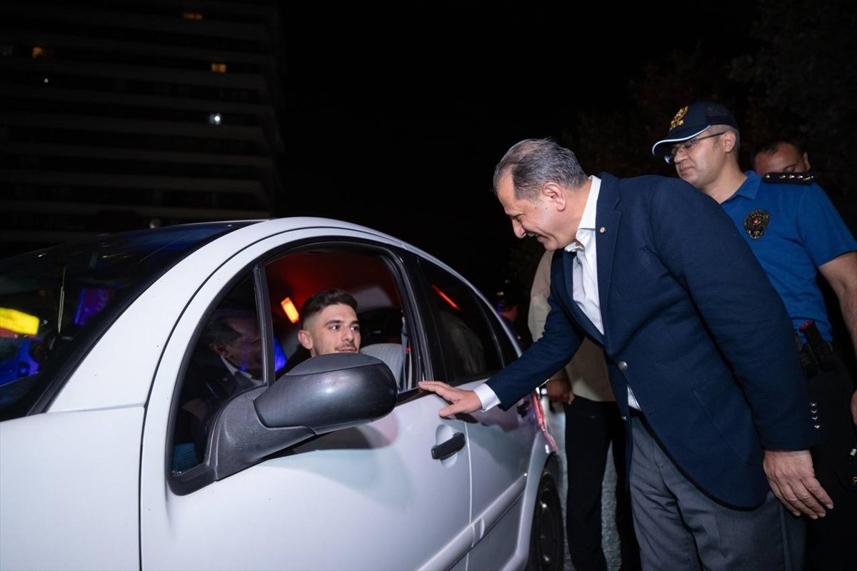 İstanbul genelinde İl Emniyet Müdürü Selami Yıldız'ın katılımıyla gerçekleştirilen "Huzur...