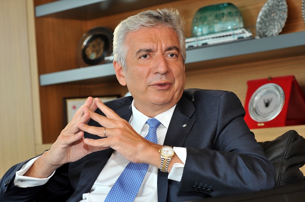 İstanbul Sanayi Odası (İSO) Yönetim Kurulu Başkanı Erdal Bahçıvan ve İstanbul Ticaret Borsası...