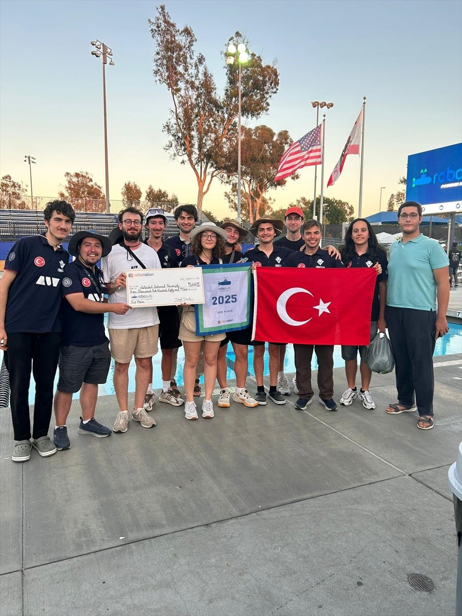 İstanbul Teknik Üniversitesi (İTÜ) öğrencilerinden oluşan İTÜ AUV (Autonomous Underwater Vehicle)...