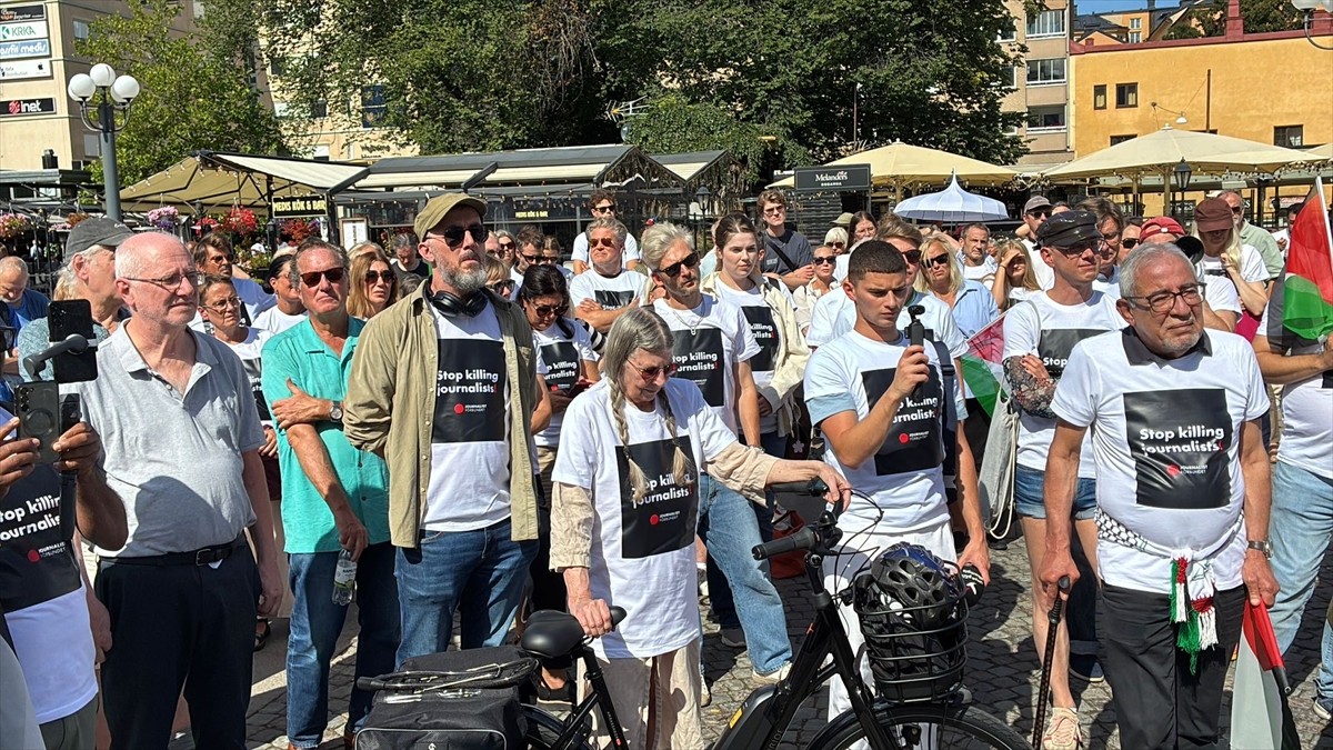 İsveç'in başkenti Stockholm'de bir araya gelen gazeteciler, Gazze'de meslektaşlarını öldüren...