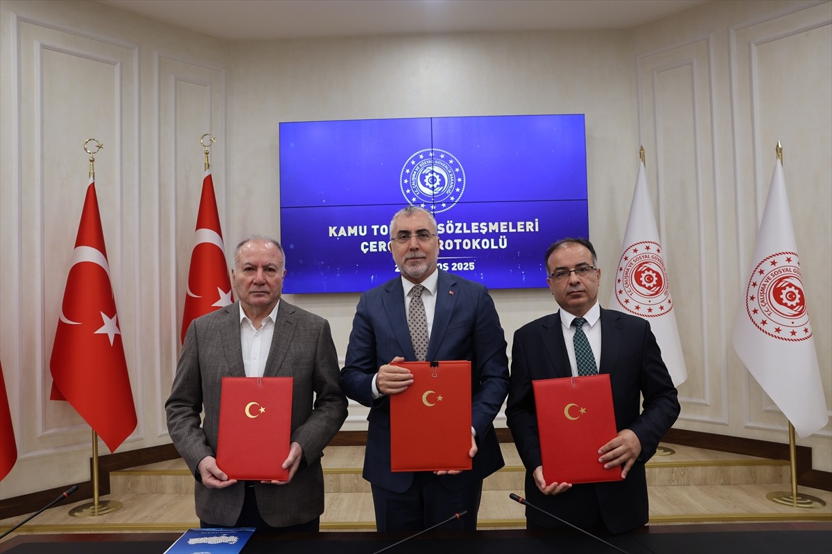 Kamu kurum ve kuruluşlarındaki 600 bine yakın işçiyi kapsayan 2025-2026 Kamu Toplu İş Sözleşmeleri...