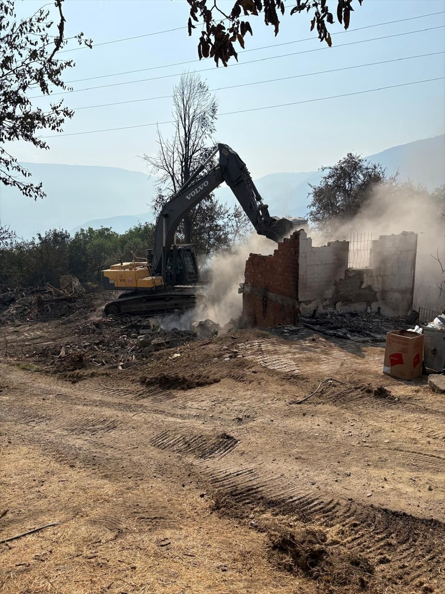 Karabük'te orman yangınlarından etkilenen köylerde çalışmalar devam ediyor. Bu kapsamda...