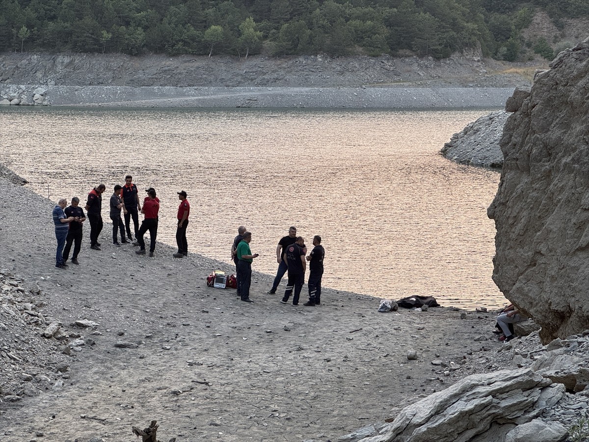 Kastamonu'da serinlemek amacıyla baraj gölüne giren çocuk boğuldu.