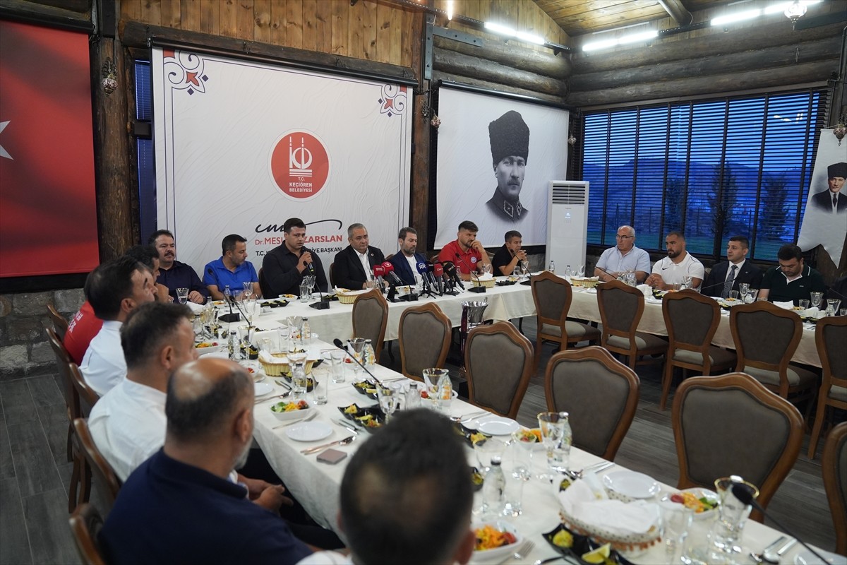 Keçiören Belediyesi 2. Geleneksel Taha Akgül Karakucak Güreşleri, yarın Ankara'da başlayacak....