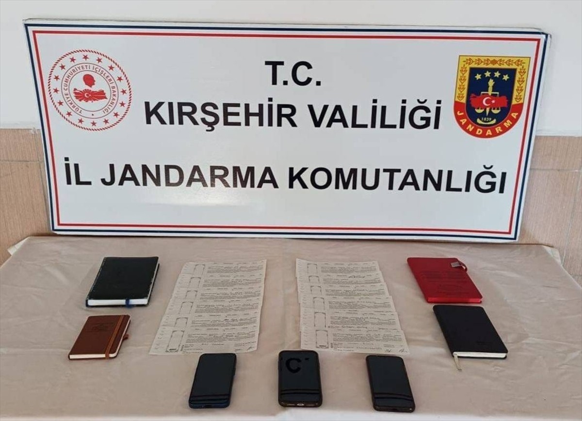 Kırşehir'de düzenlenen tefecilik operasyonunda gözaltına alınan 3 zanlıdan 1'i tutuklandı....