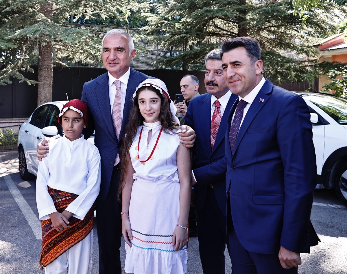Kültür ve Turizm Bakanı Mehmet Nuri Ersoy, Tunceli Valiliğine ziyarette bulundu. Ersoy, Vali ve...