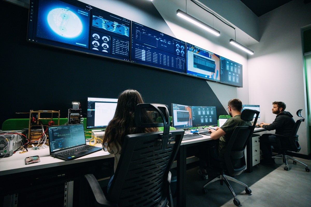 Küresel ölçekte uydu tabanlı IoT (nesnelerin interneti) haberleşme hizmeti sunmak için yatırım...