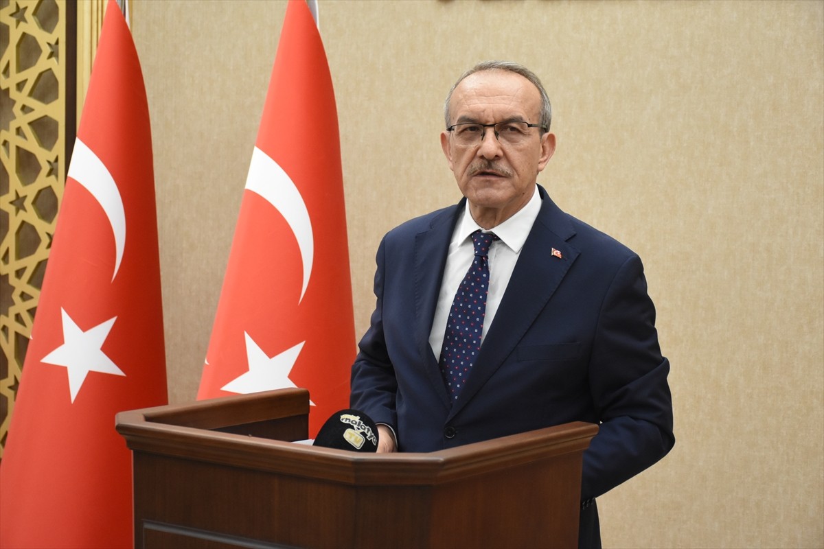 Malatya Valisi Seddar Yavuz, Kahramanmaraş merkezli 6 Şubat 2023'te meydana gelen depremlerde ağır...