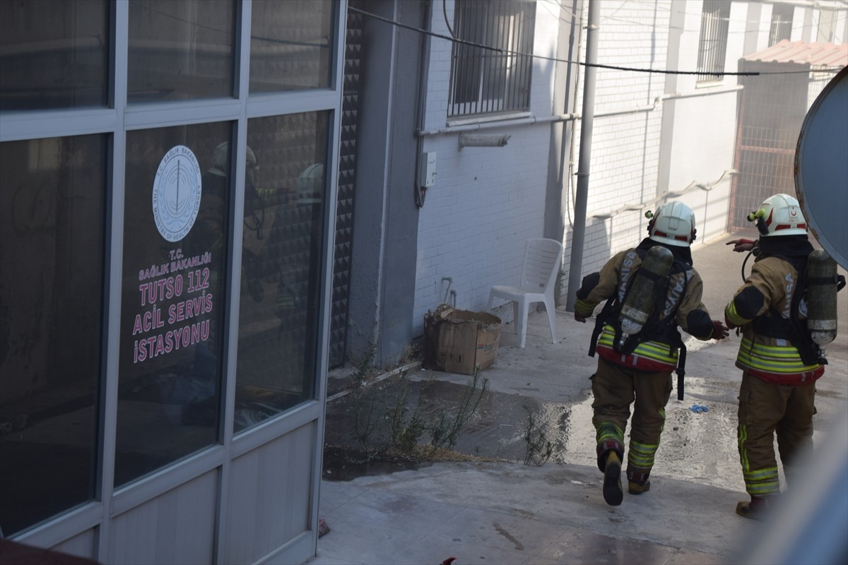 Manisa'nın Turgutlu ilçesinde, 112 Acil Servis istasyonunda çıkan yangın, itfaiye ekiplerince...