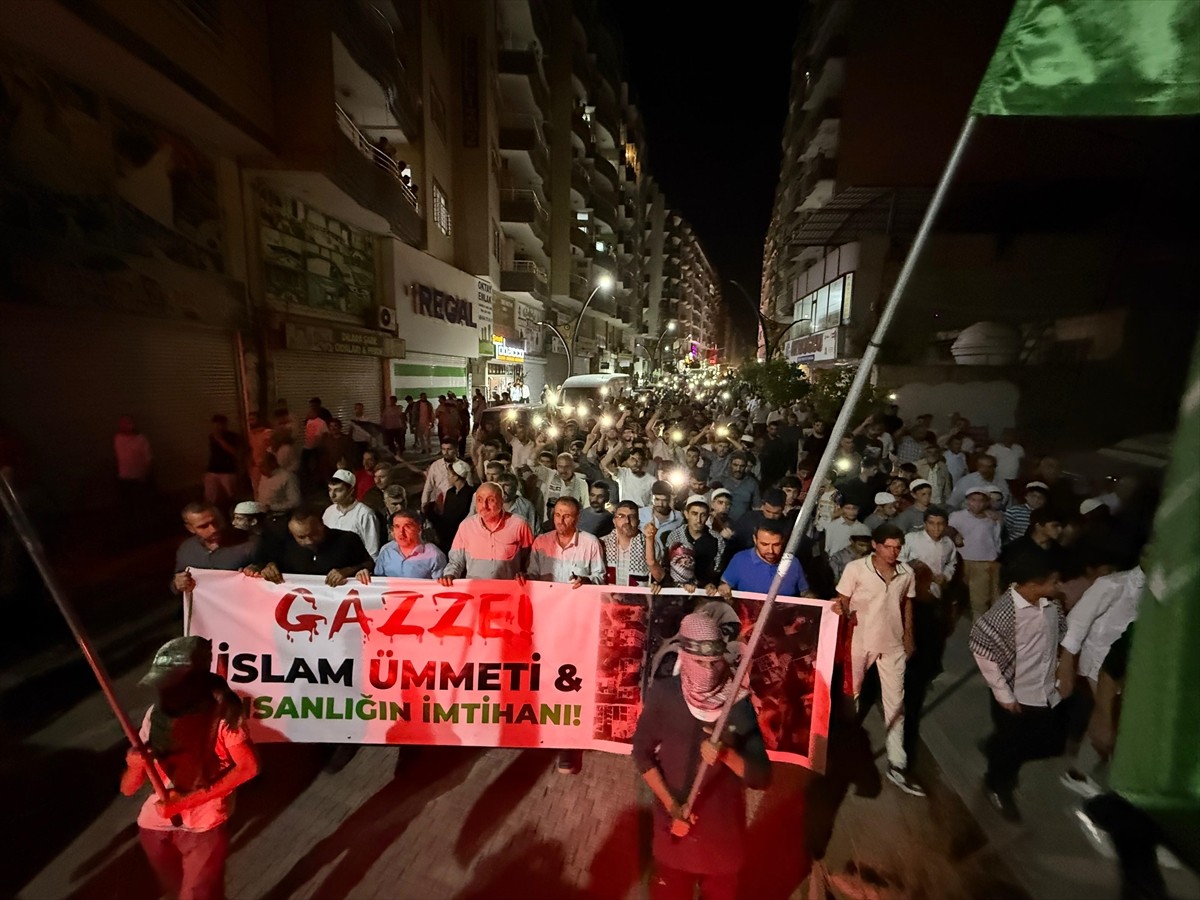 Mardin'de, İsrail'in Gazze'ye saldırılarını protesto için yürüyüş düzenlendi.  Peygamber...